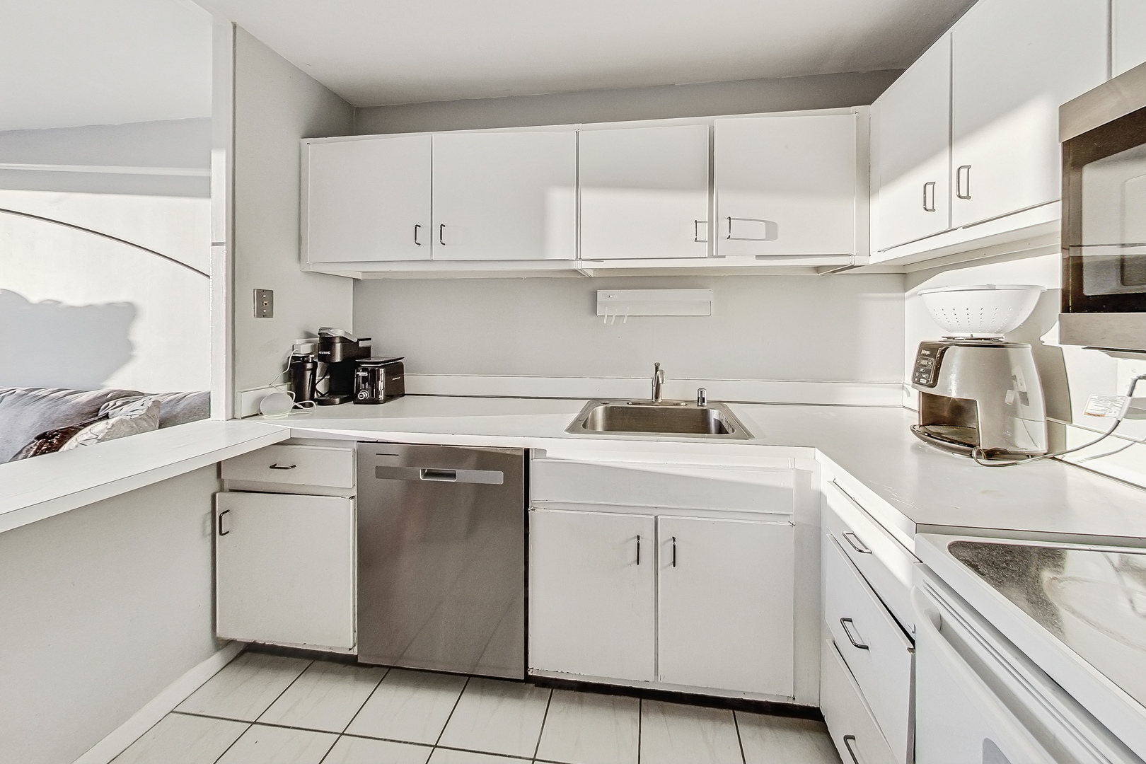 111 E CHESTNUT Street Unit: 37B