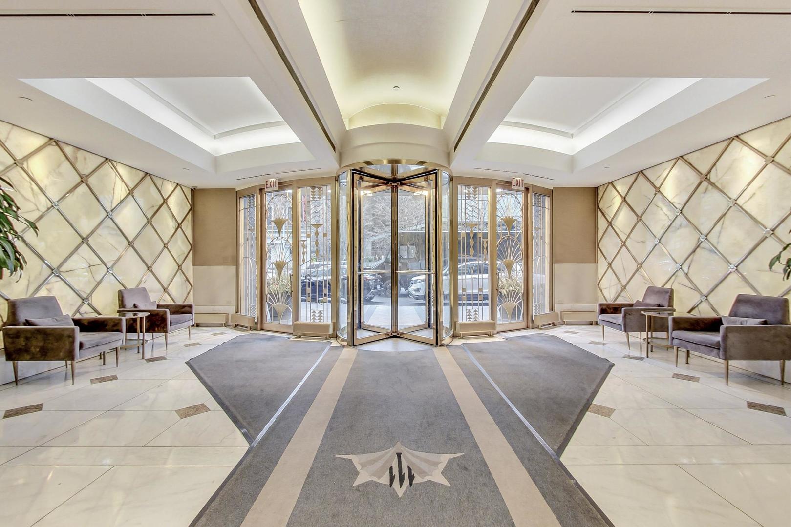 111 E CHESTNUT Street Unit: 37B