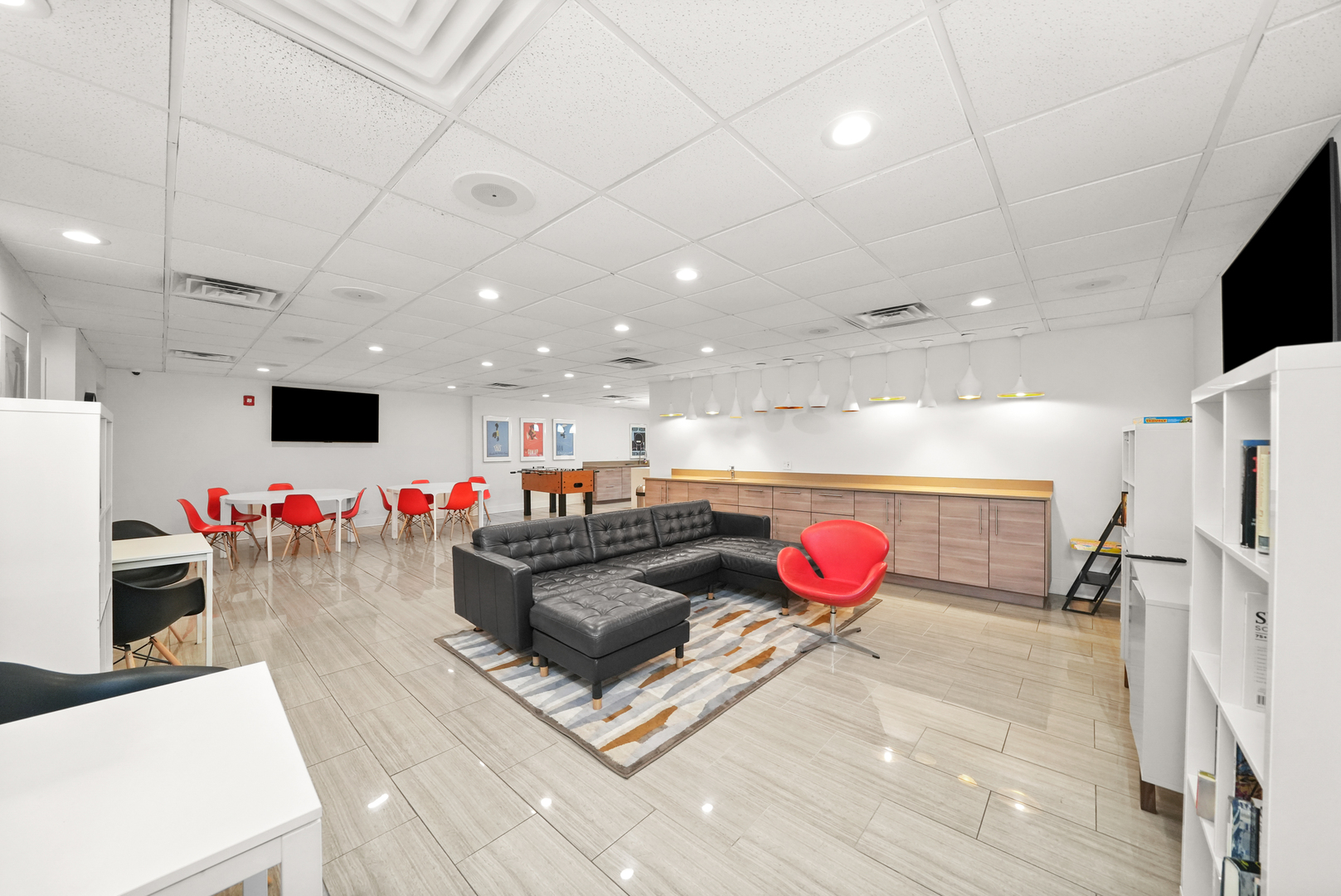 1221 N Dearborn Street Unit: 1407N