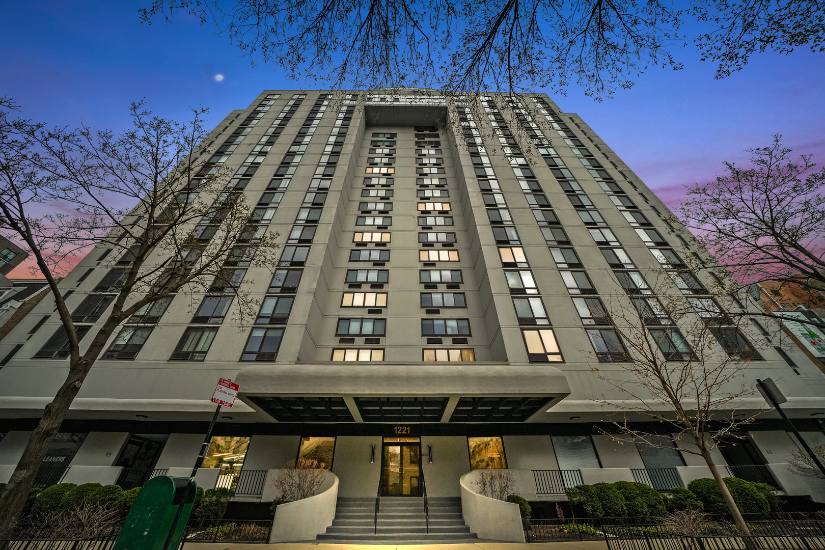 1221 N Dearborn Street Unit: 1407N