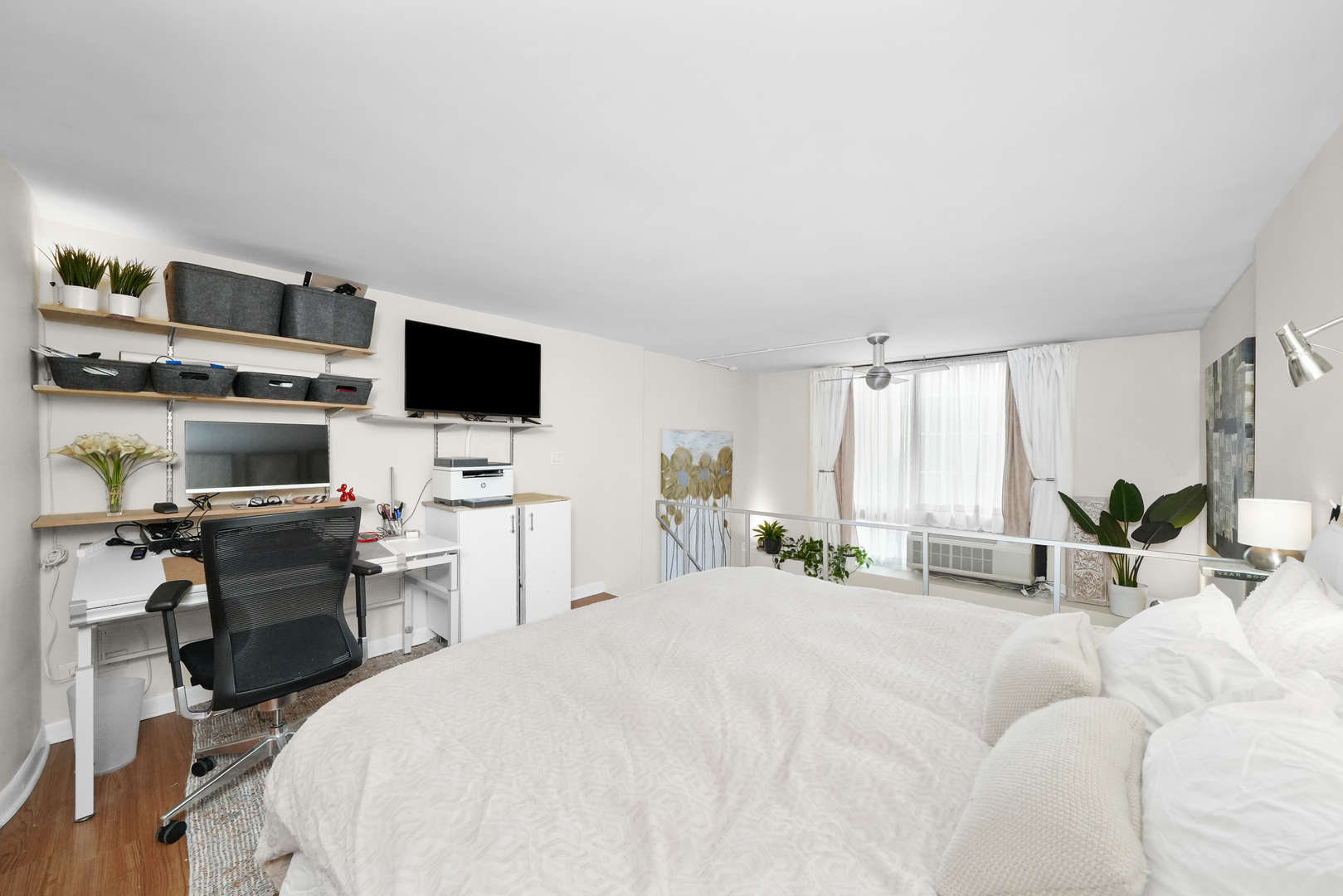 1221 N Dearborn Street Unit: 1407N