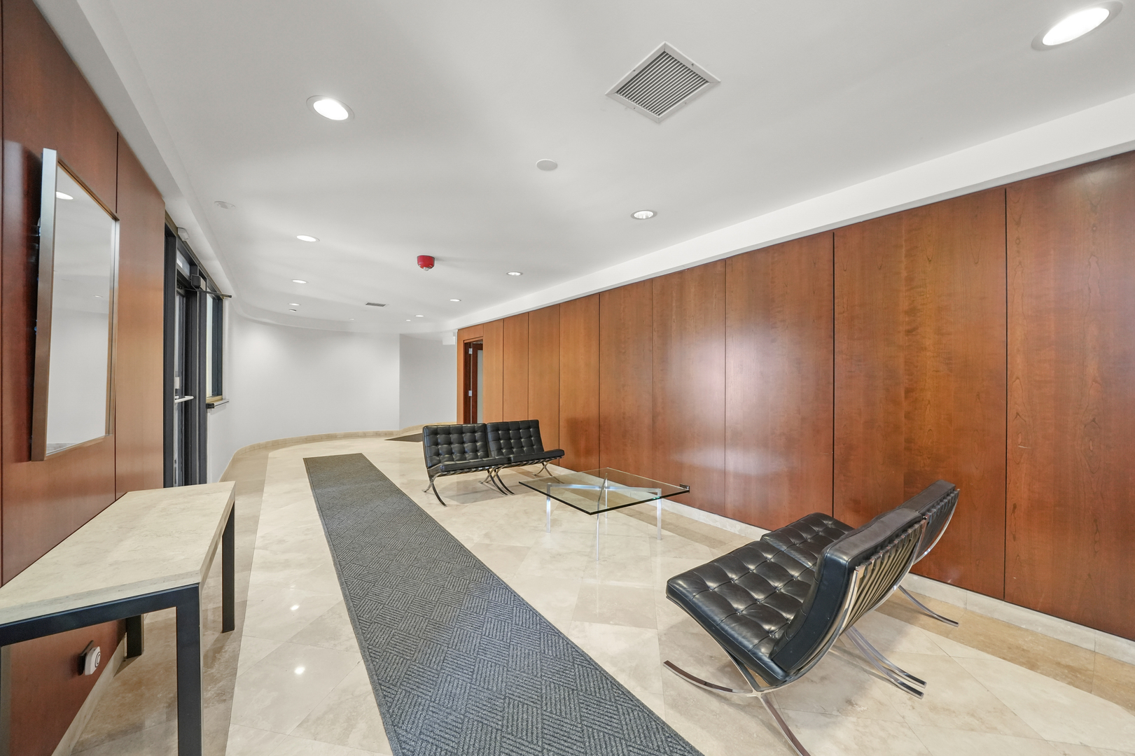 1221 N Dearborn Street Unit: 1407N