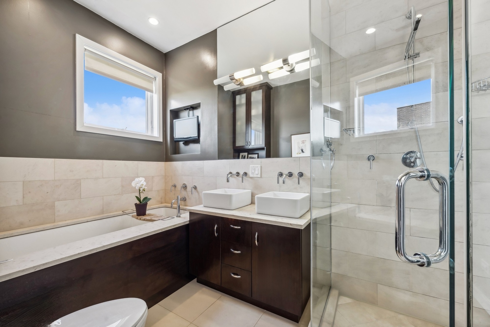 2259 W Wabansia Avenue Unit: 410