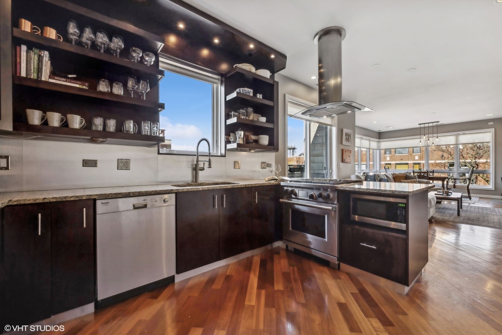 2259 W Wabansia Avenue Unit: 410