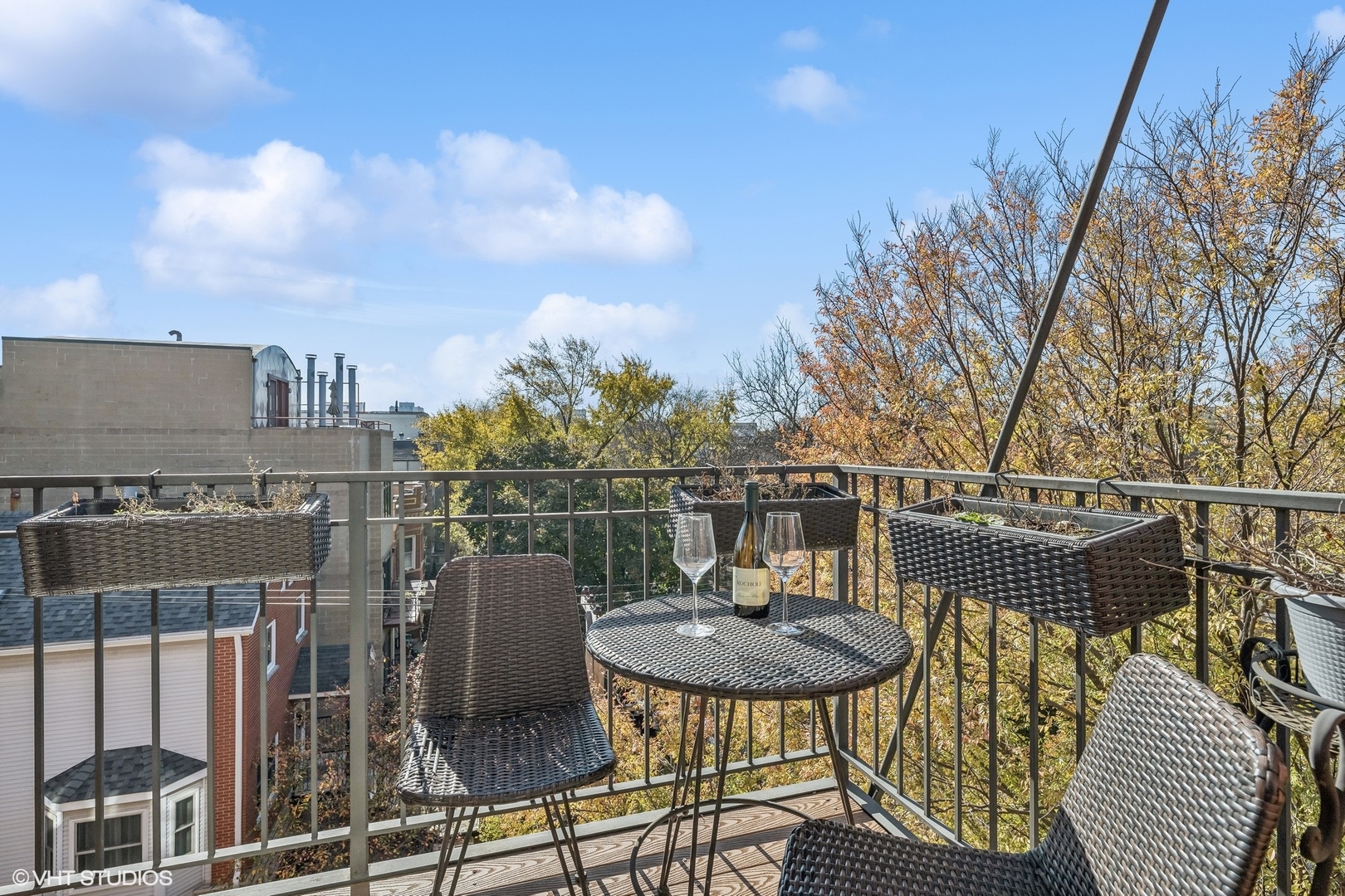 2259 W Wabansia Avenue Unit: 410