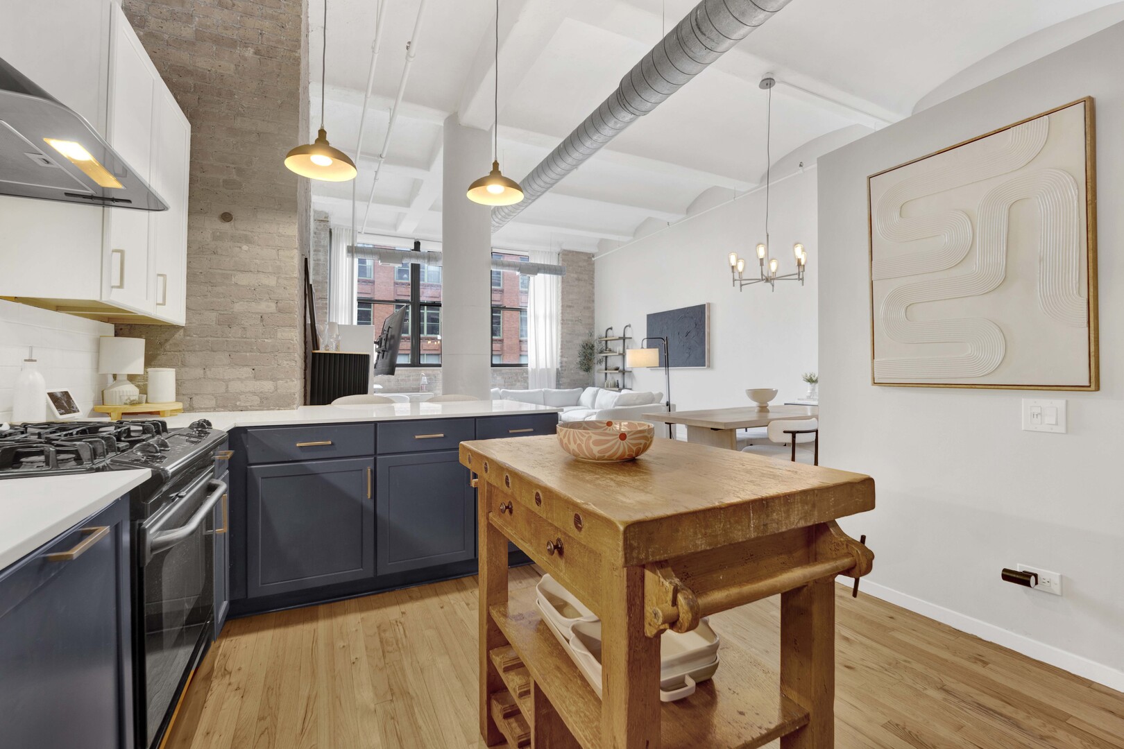 1000 W Washington Boulevard Unit: 305