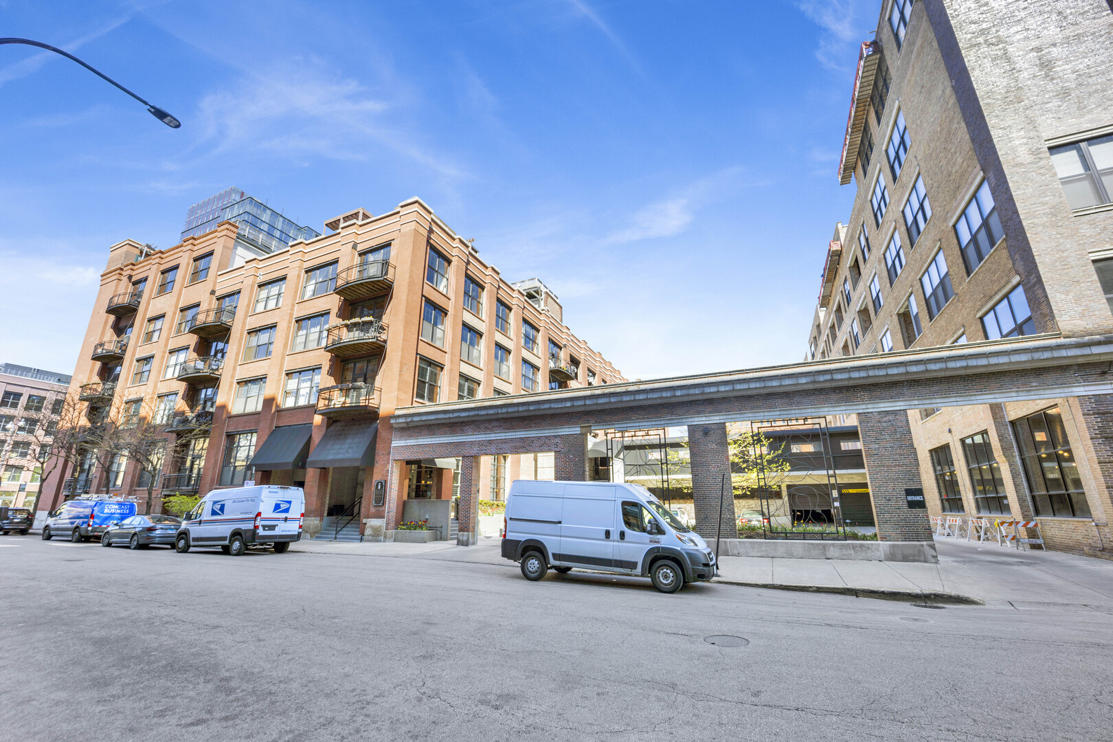 1000 W Washington Boulevard Unit: 305