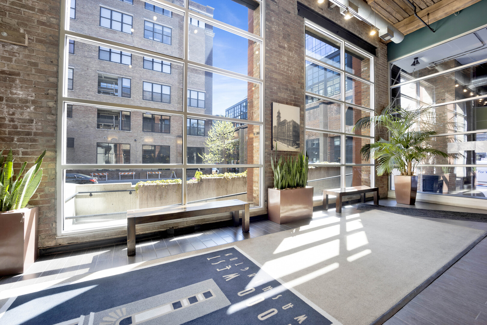 1000 W Washington Boulevard Unit: 305