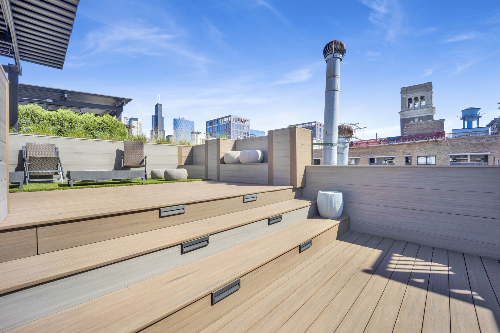 1000 W Washington Boulevard Unit: 305