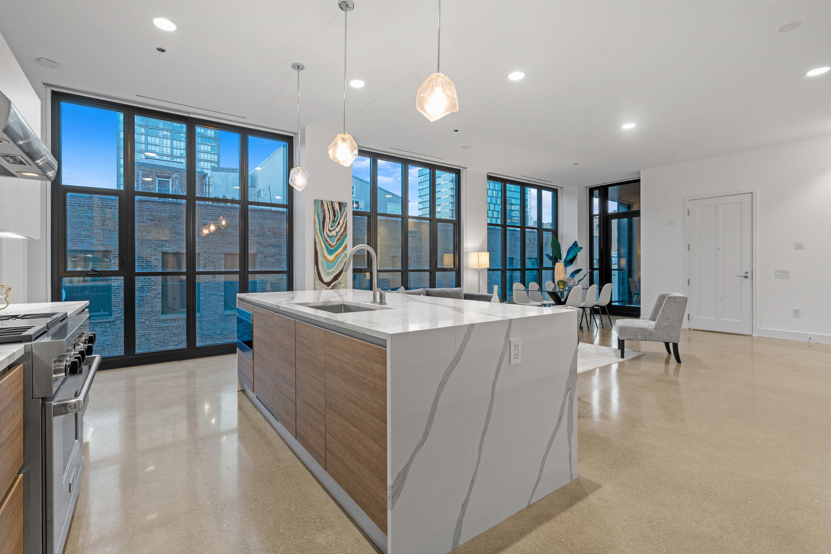 900 W Washington Boulevard Unit: 402