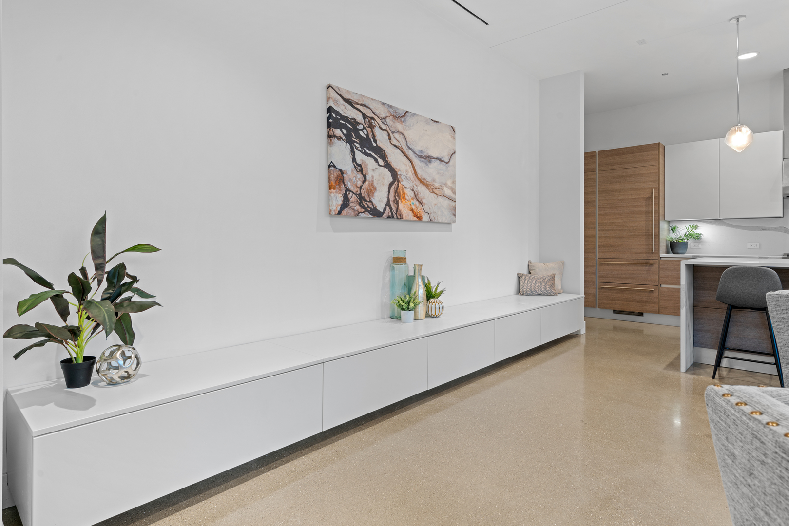 900 W Washington Boulevard Unit: 402
