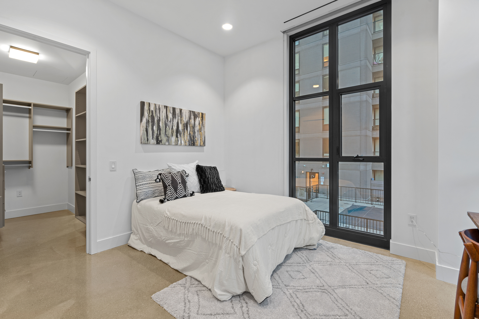900 W Washington Boulevard Unit: 402