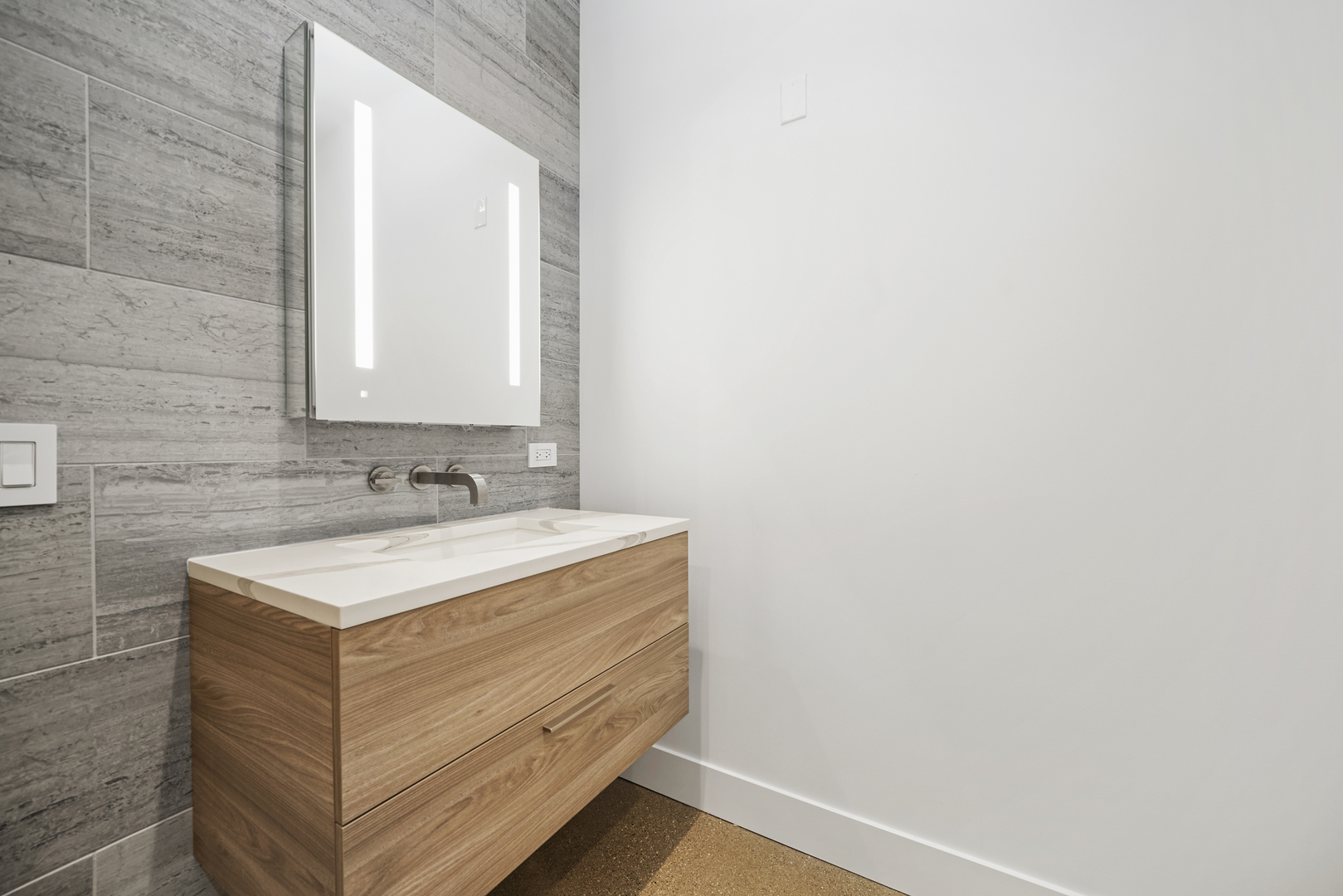 900 W Washington Boulevard Unit: 402