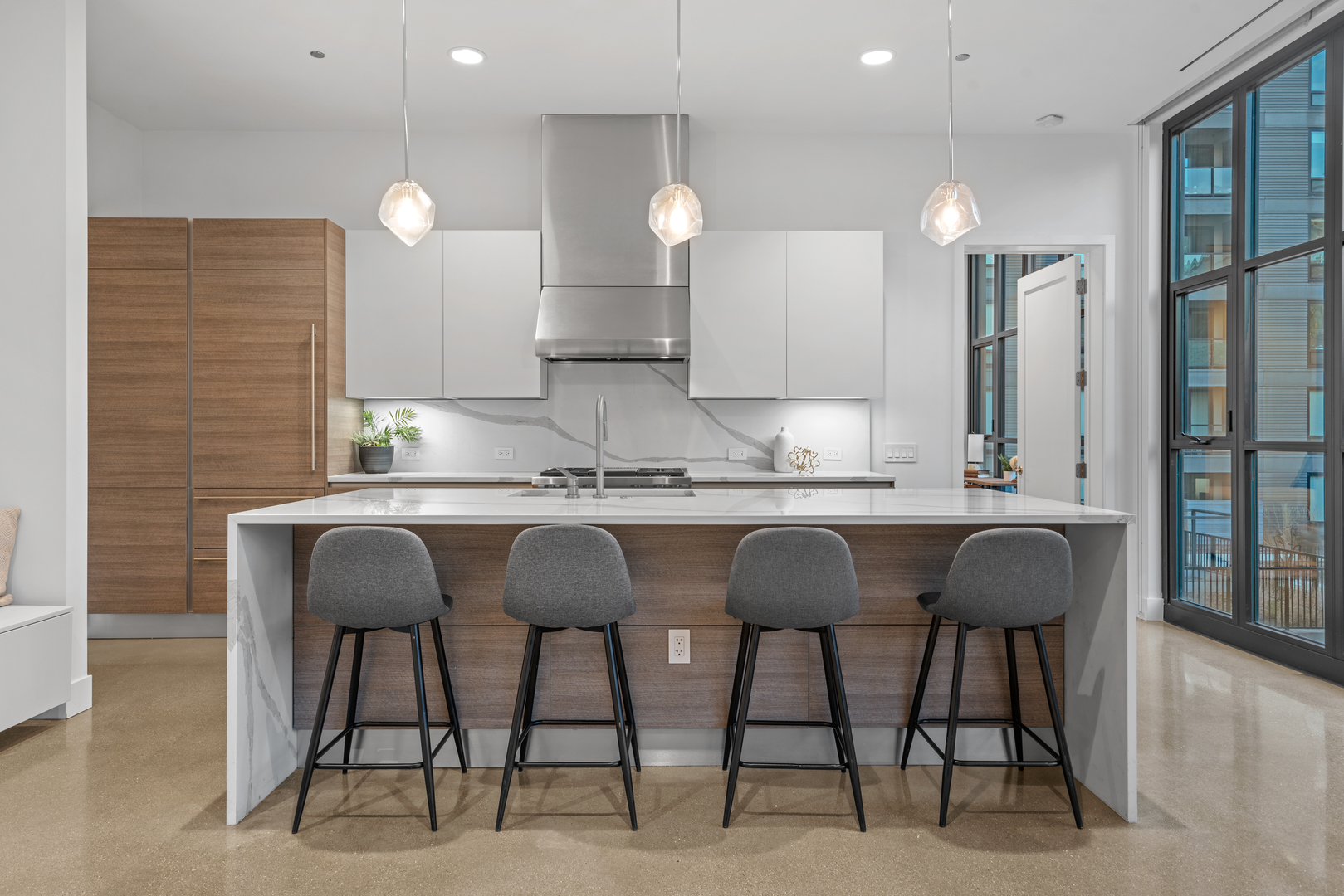 900 W Washington Boulevard Unit: 402