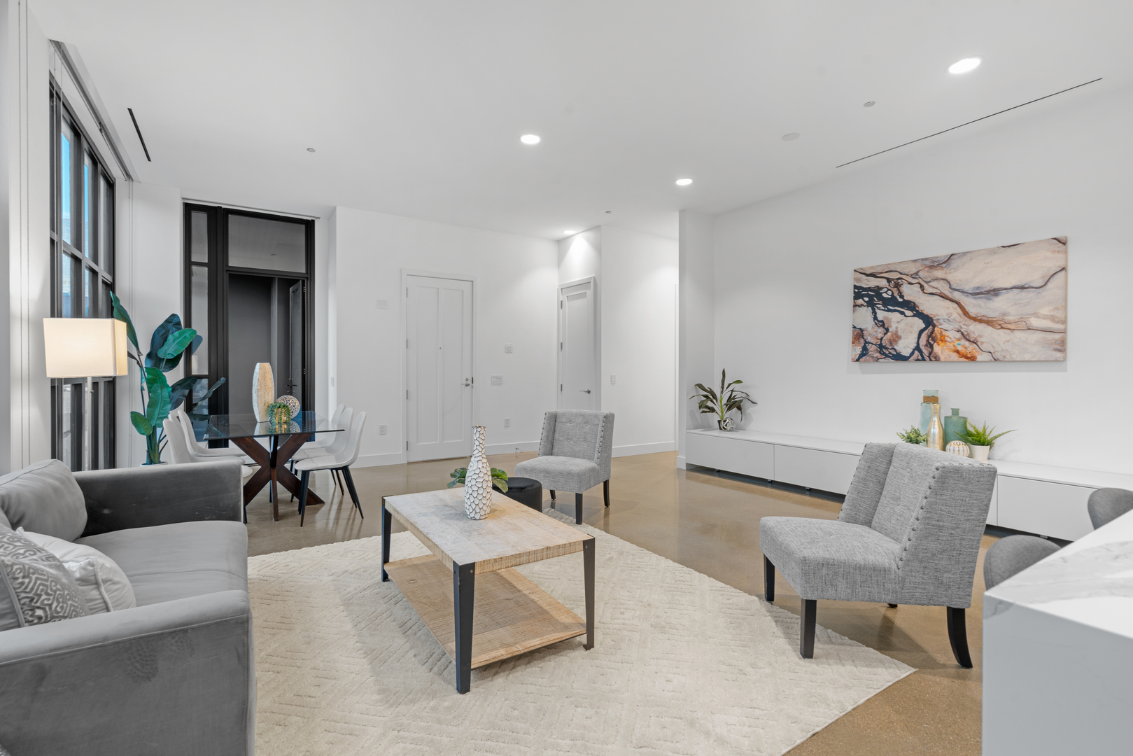 900 W Washington Boulevard Unit: 402