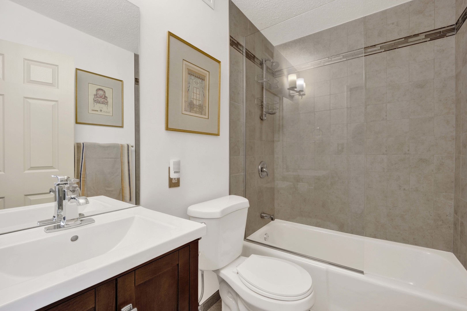 3150 N Sheridan Road Unit: 27A