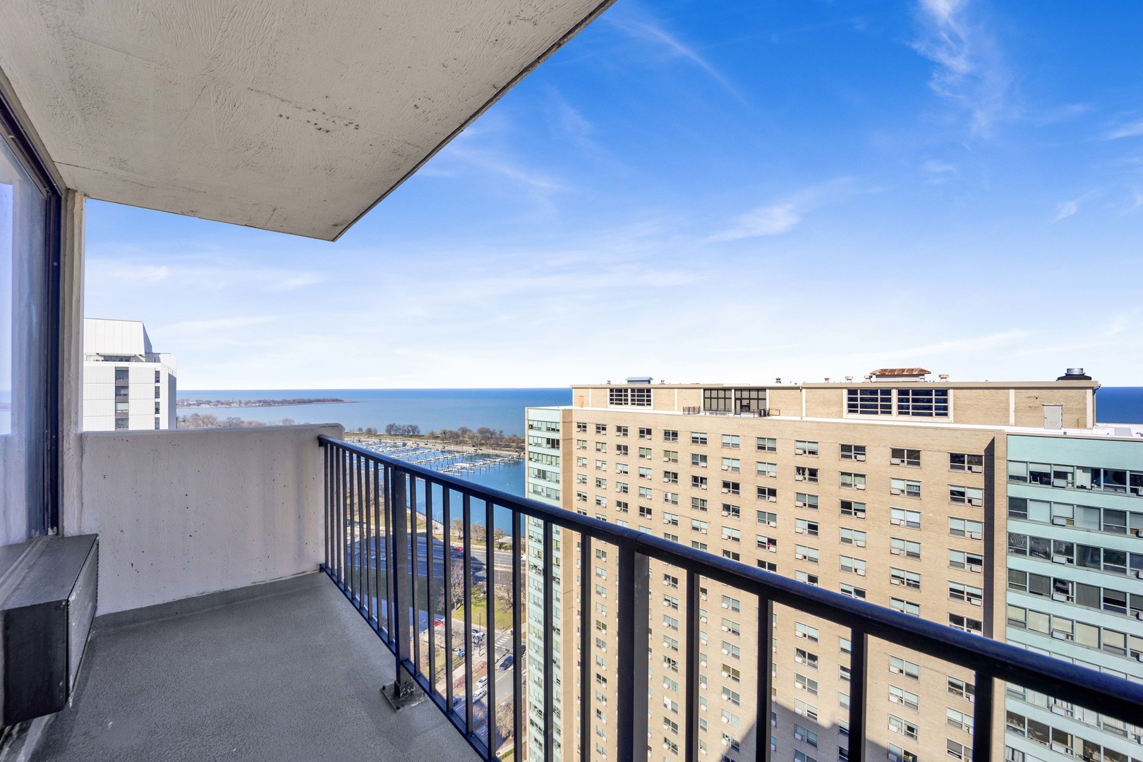3150 N Sheridan Road Unit: 27A