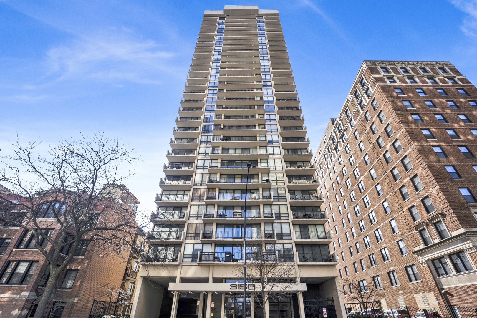 3150 N Sheridan Road Unit: 27A