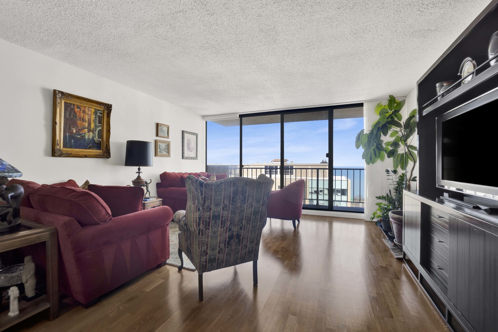 3150 N Sheridan Road Unit: 27A