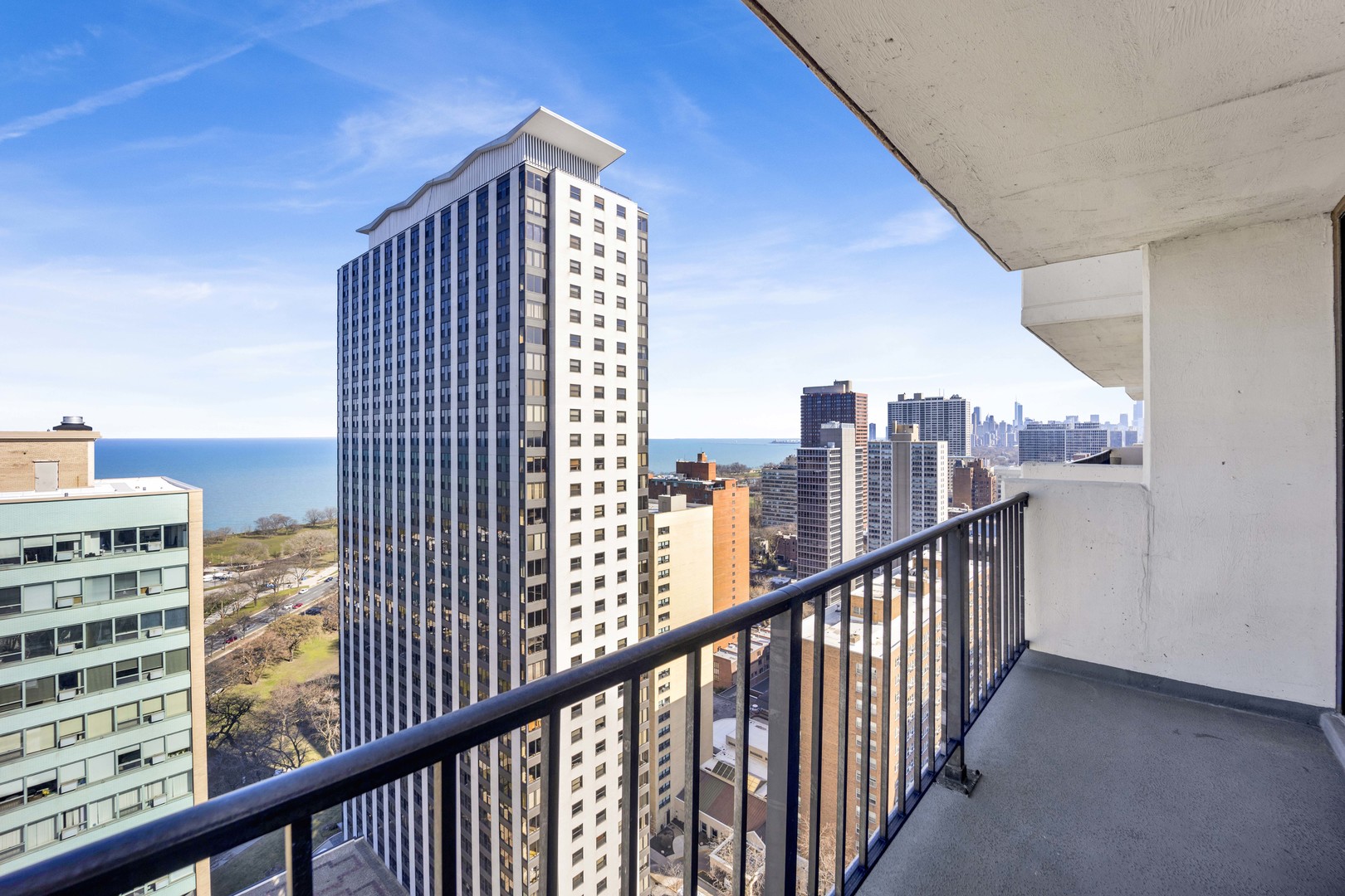 3150 N Sheridan Road Unit: 27A