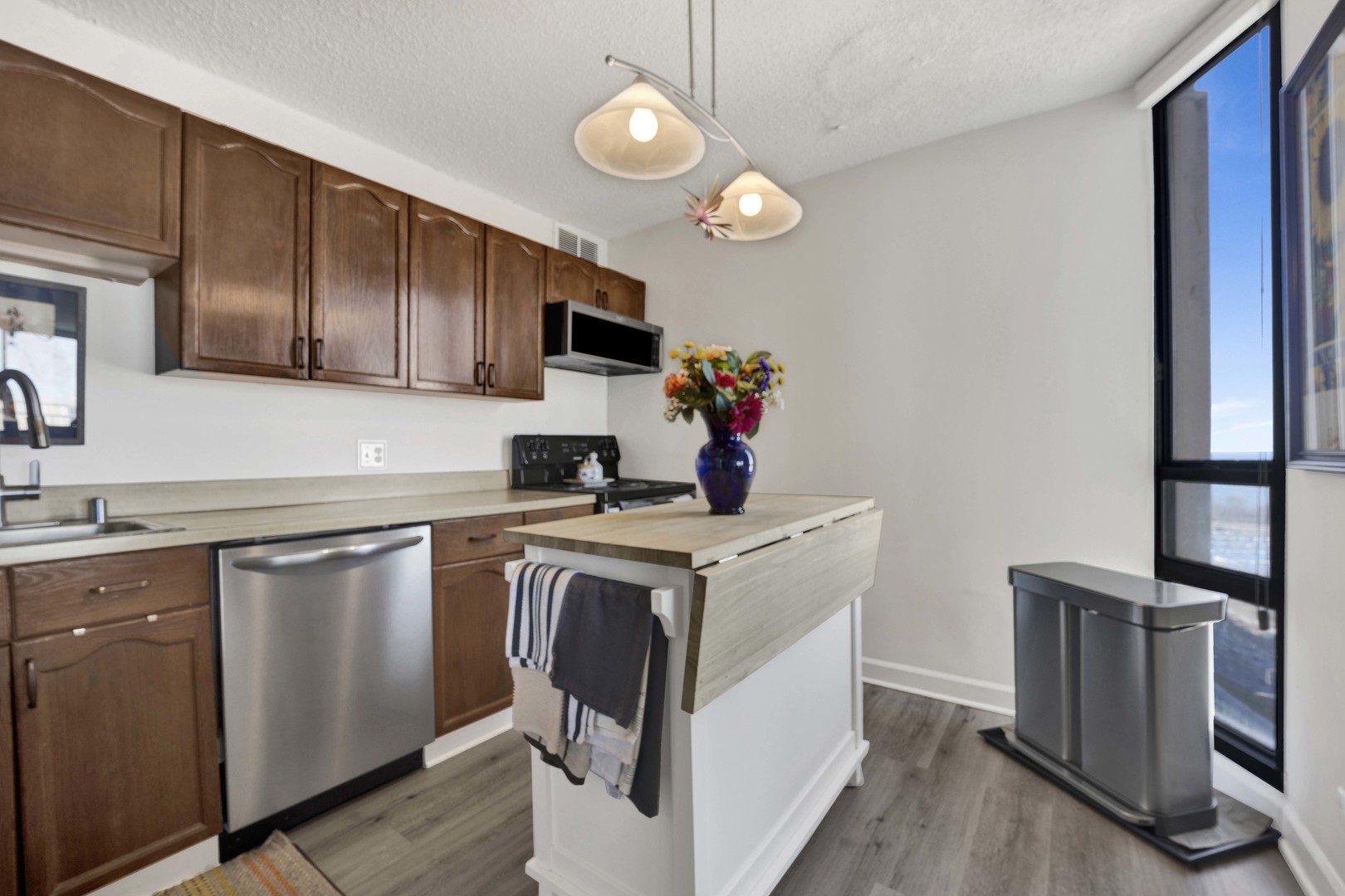 3150 N Sheridan Road Unit: 27A