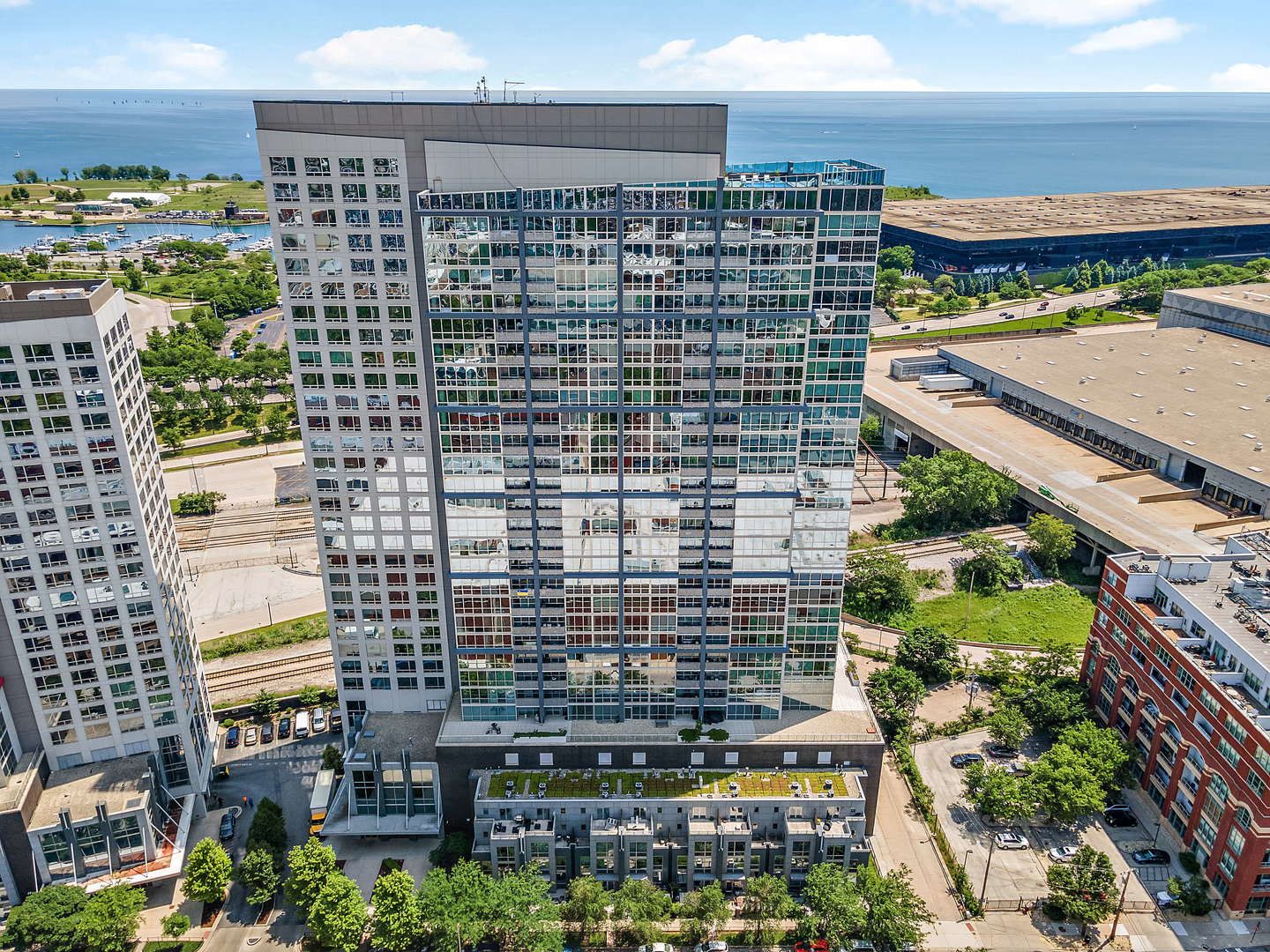 1901 S Calumet Avenue Unit: 2412