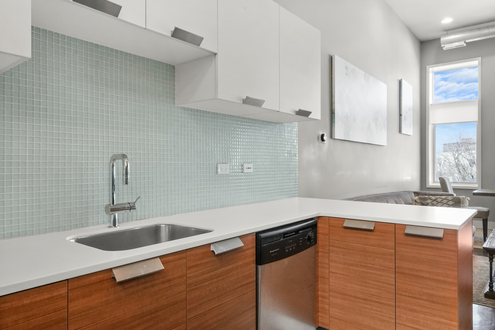 1375 N Milwaukee Avenue Unit: 2R