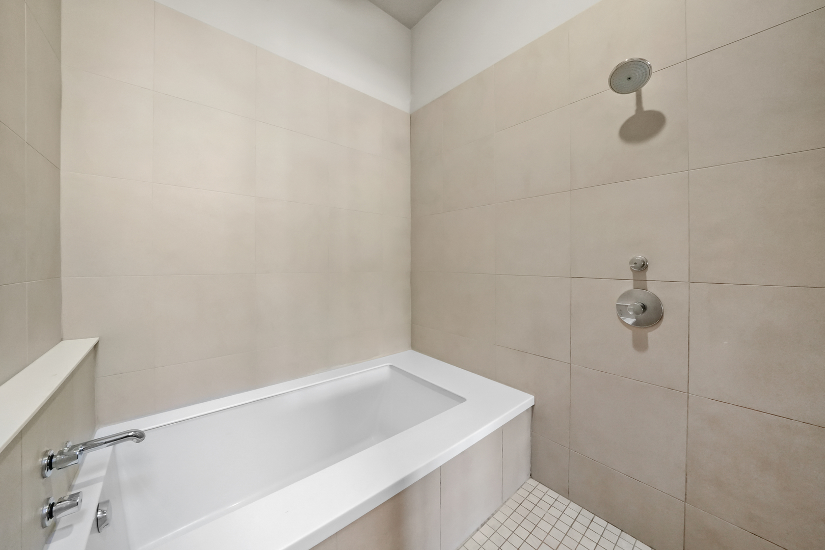 1375 N Milwaukee Avenue Unit: 2R