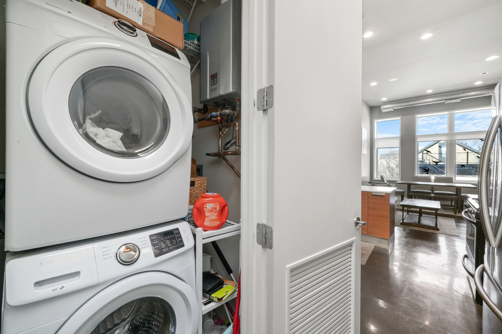 1375 N Milwaukee Avenue Unit: 2R