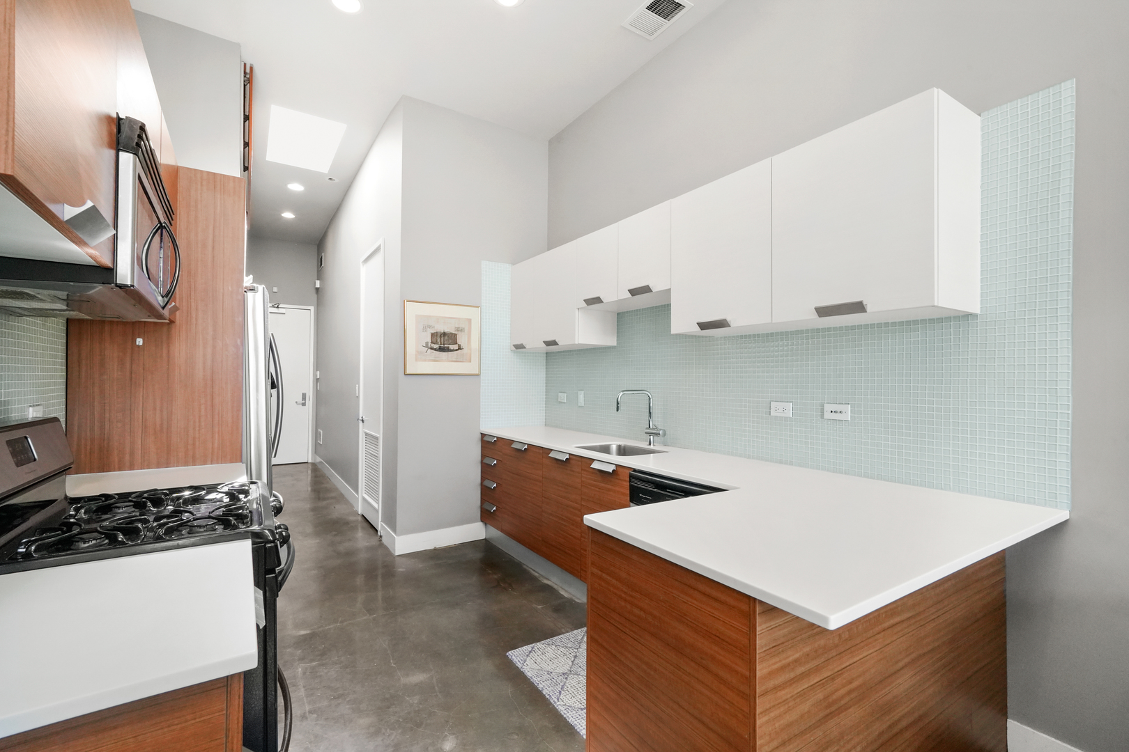 1375 N Milwaukee Avenue Unit: 2R