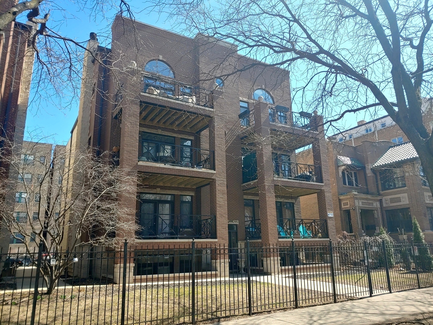 4541 N MALDEN Street Unit: GN