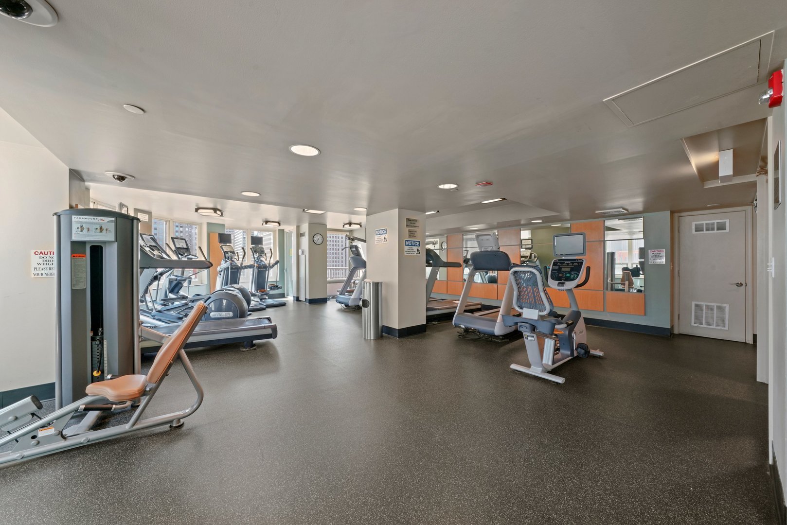 345 N LaSalle Drive Unit: 1502