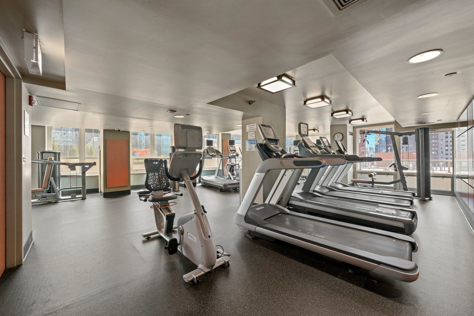 345 N LaSalle Drive Unit: 1502