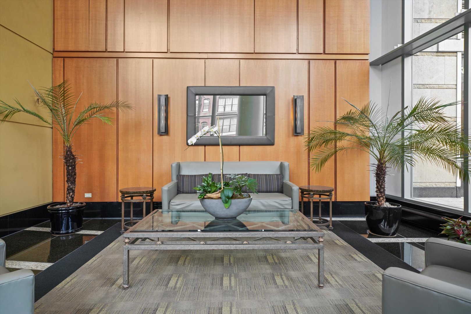 345 N LaSalle Drive Unit: 1502