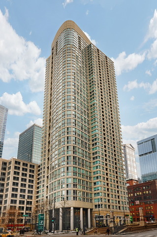 345 N LaSalle Drive Unit: 1502