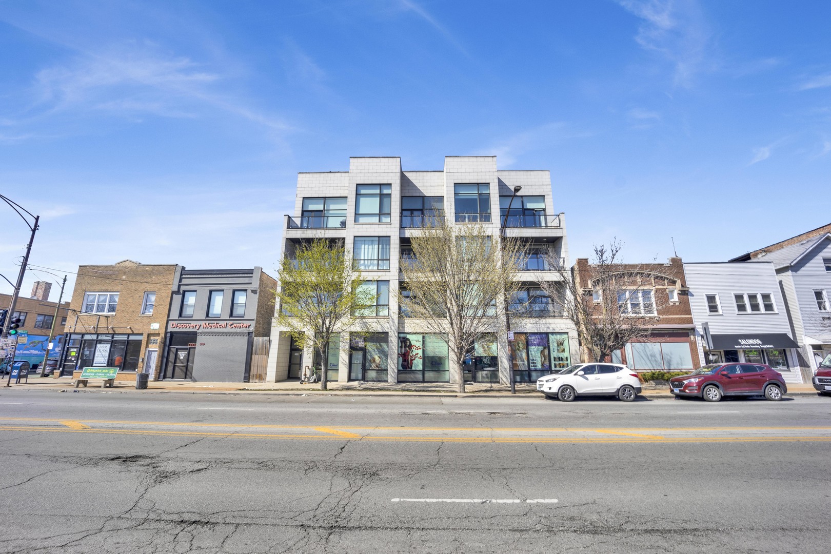 2550 W FULLERTON Avenue Unit: 4D