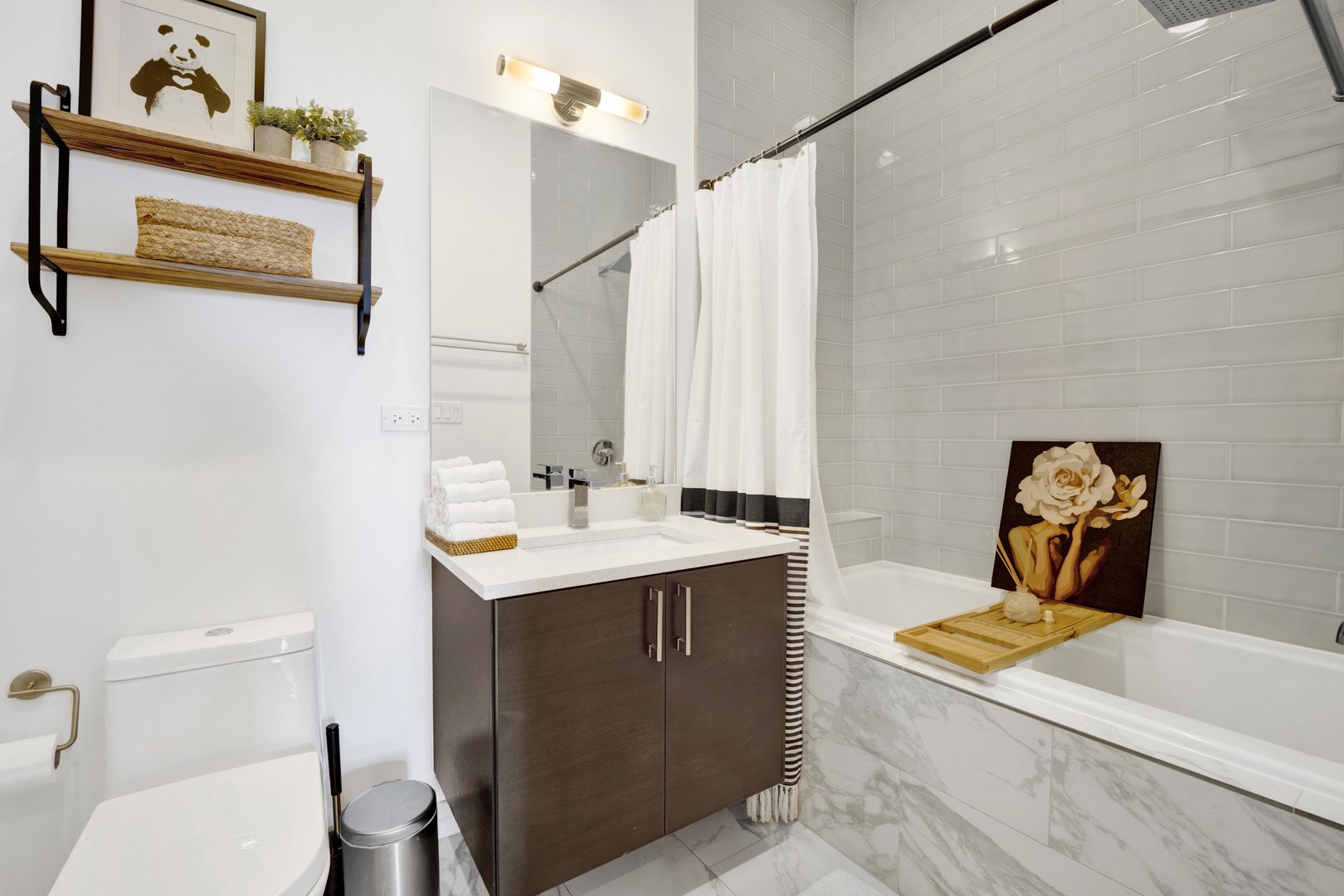 2550 W FULLERTON Avenue Unit: 4D