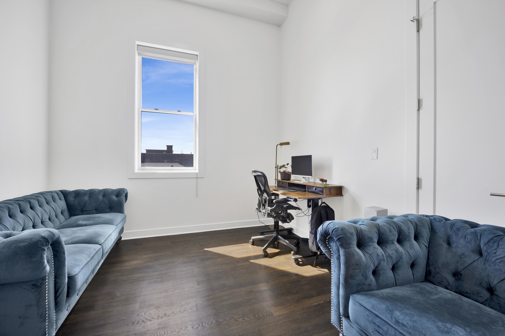 2550 W FULLERTON Avenue Unit: 4D