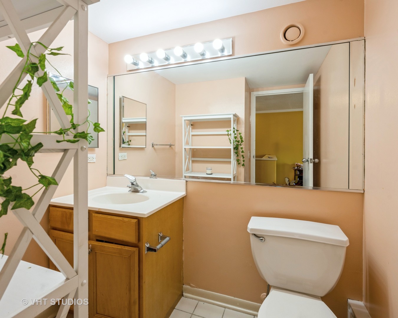 711 W Gordon Terrace Unit: 808