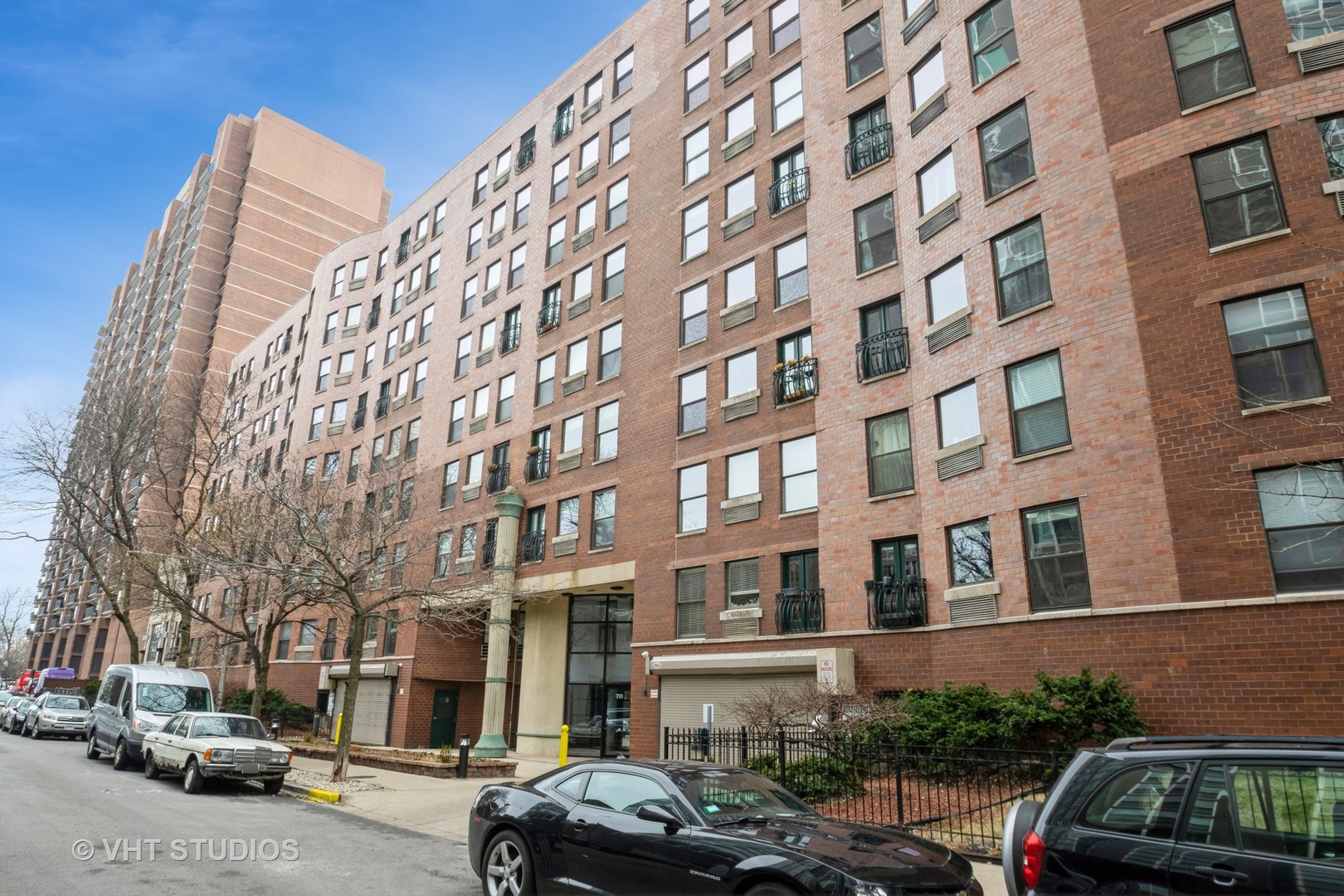 711 W Gordon Terrace Unit: 808