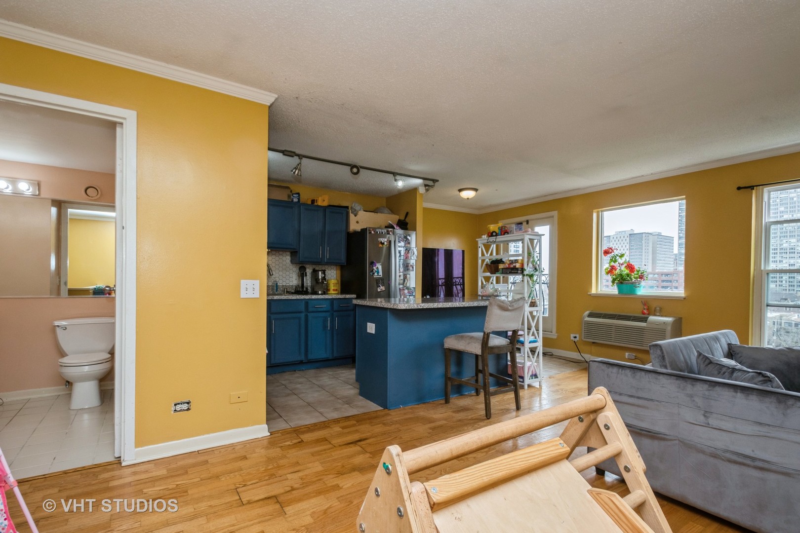 711 W Gordon Terrace Unit: 808