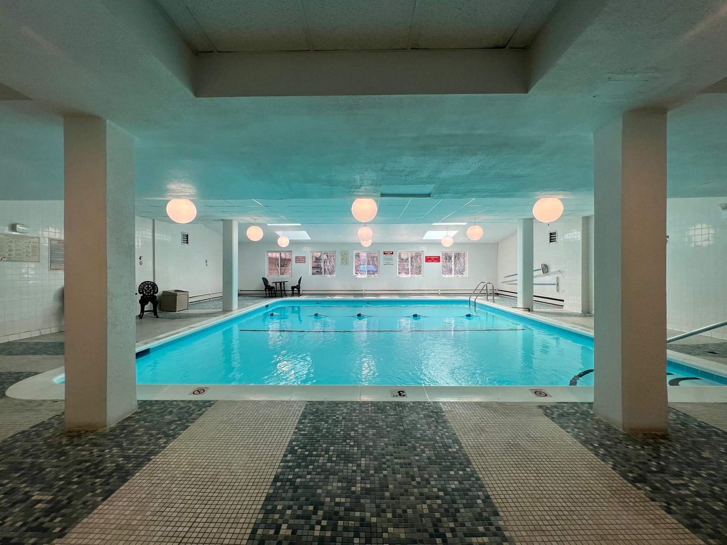 3620 N Pine Grove Avenue Unit: 204