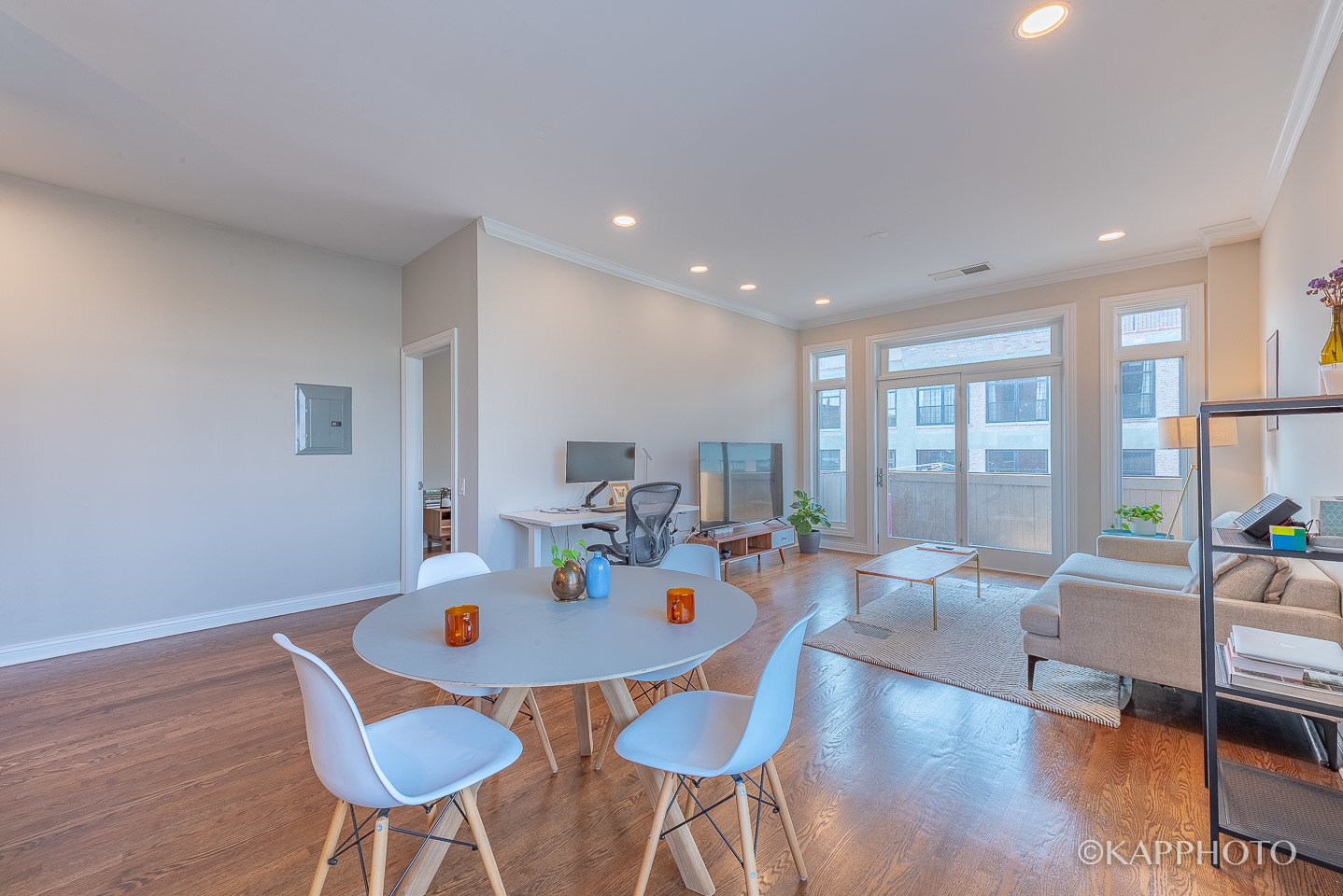1355 W Washington Boulevard Unit: 4E