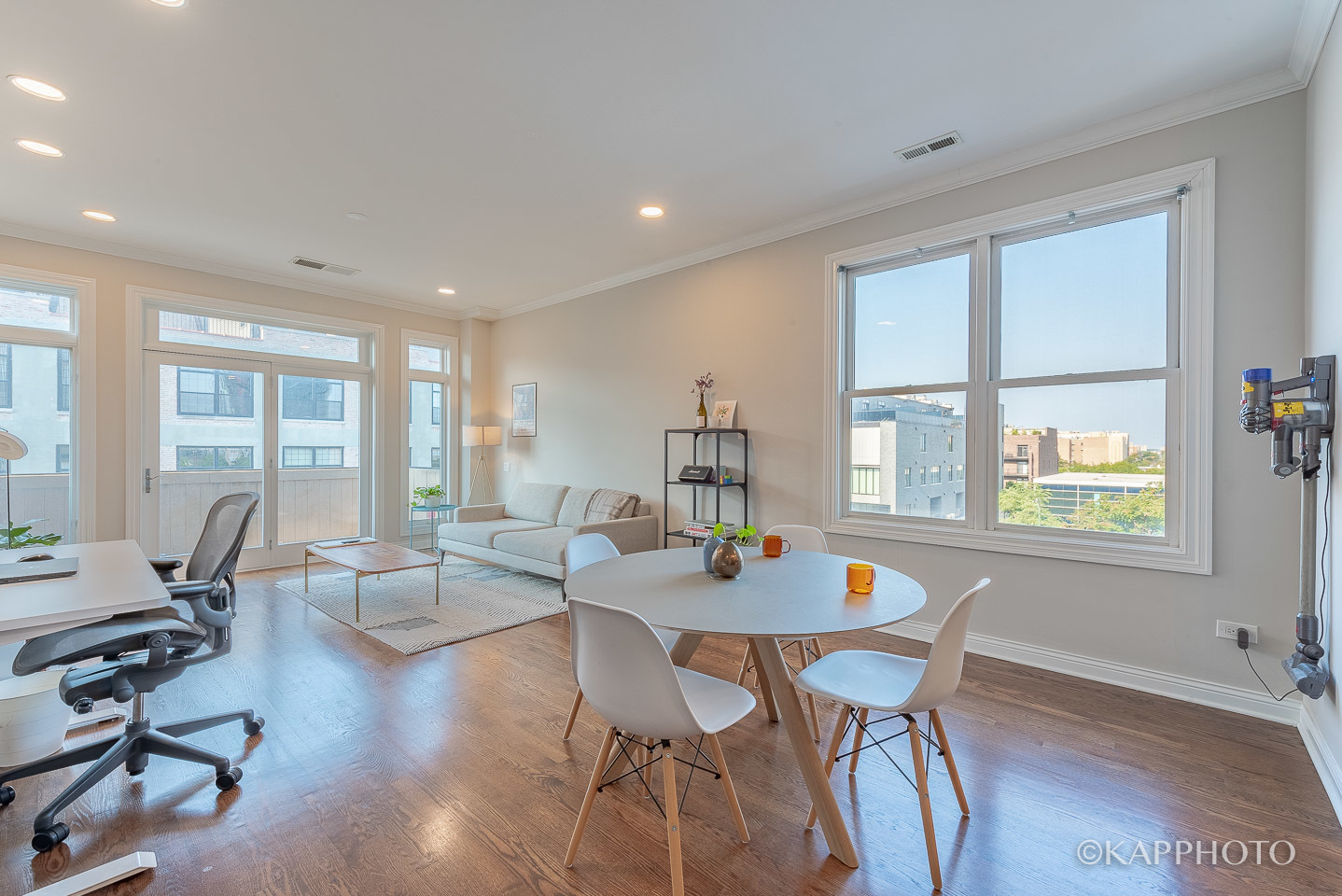 1355 W Washington Boulevard Unit: 4E