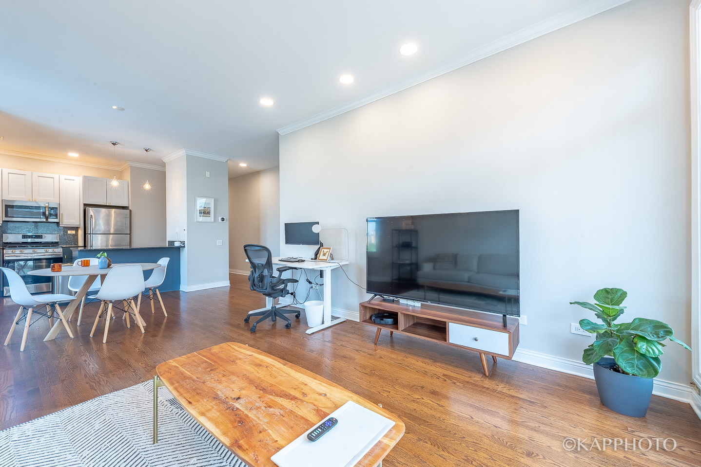 1355 W Washington Boulevard Unit: 4E