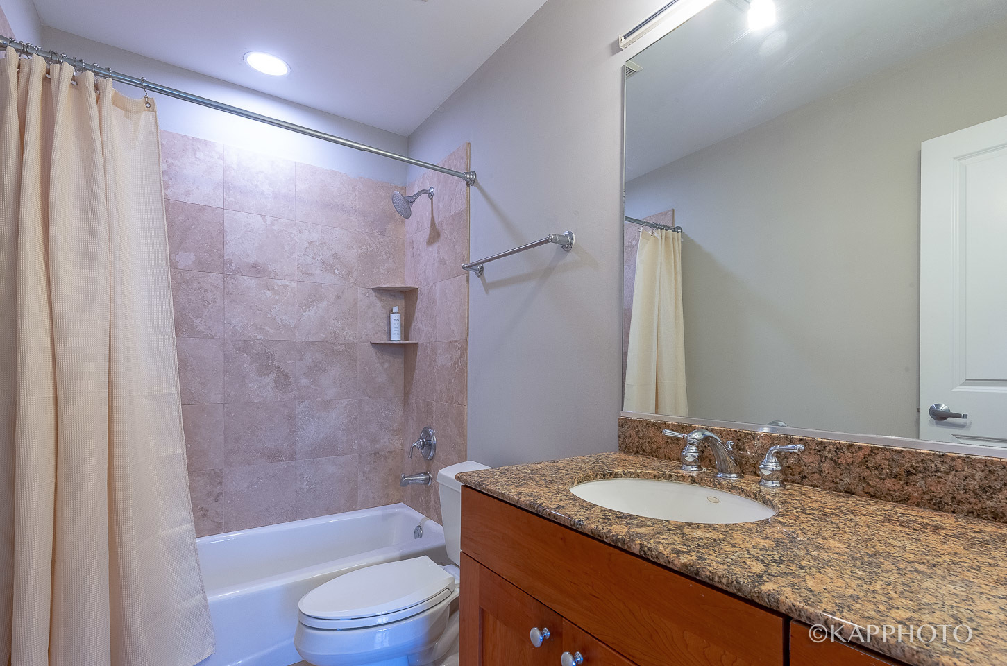 1355 W Washington Boulevard Unit: 4E