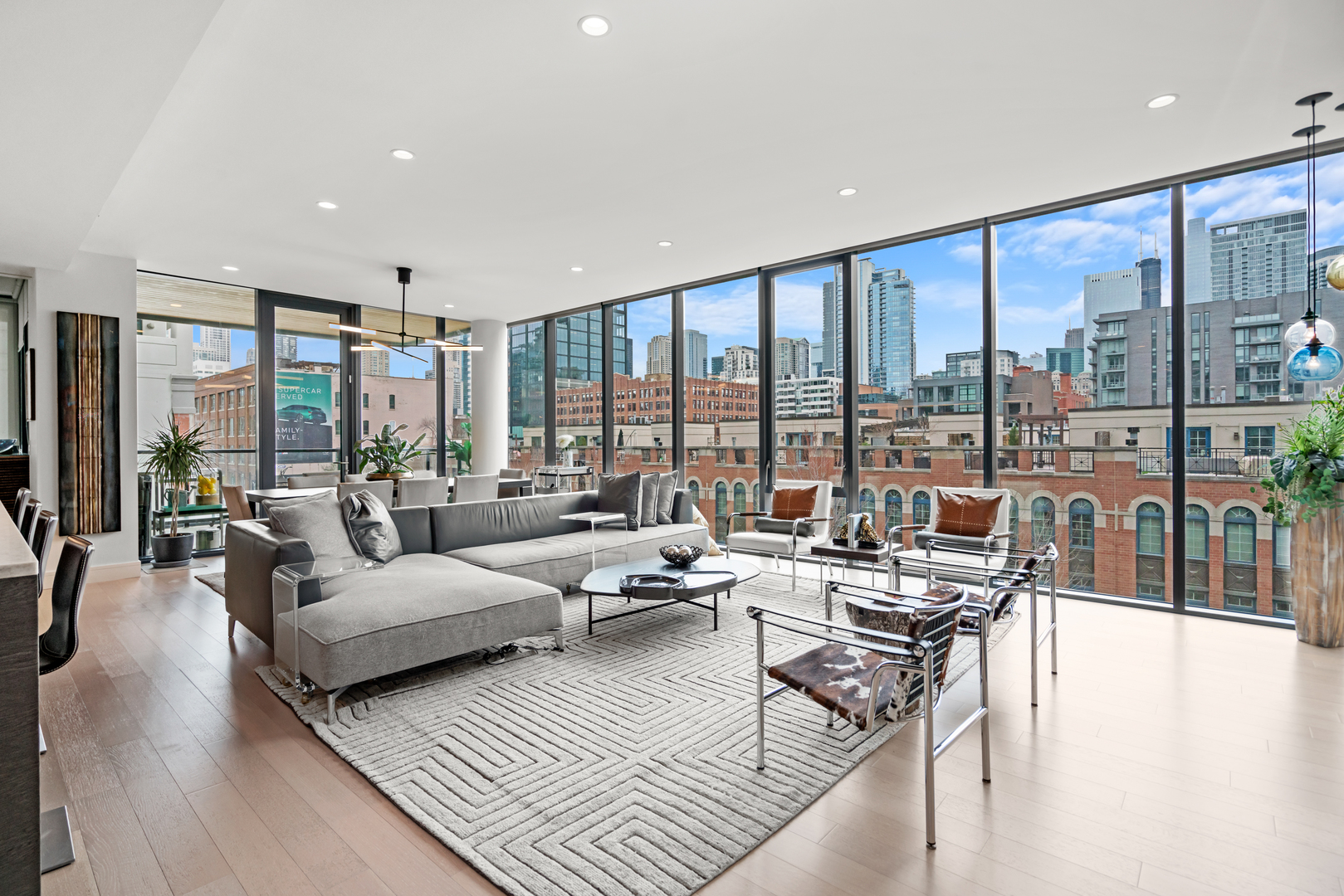 366 W Superior Street Unit: 501
