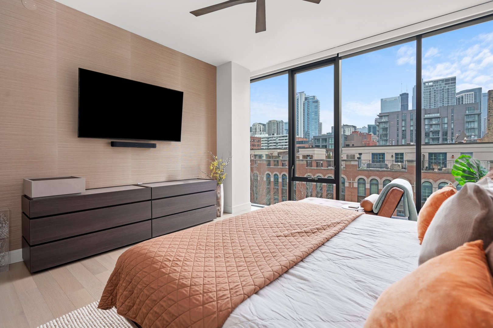 366 W Superior Street Unit: 501
