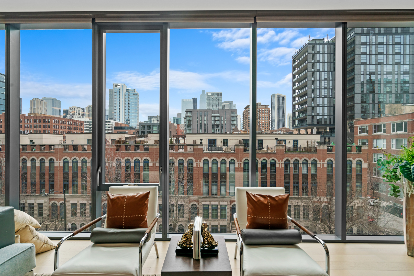 366 W Superior Street Unit: 501