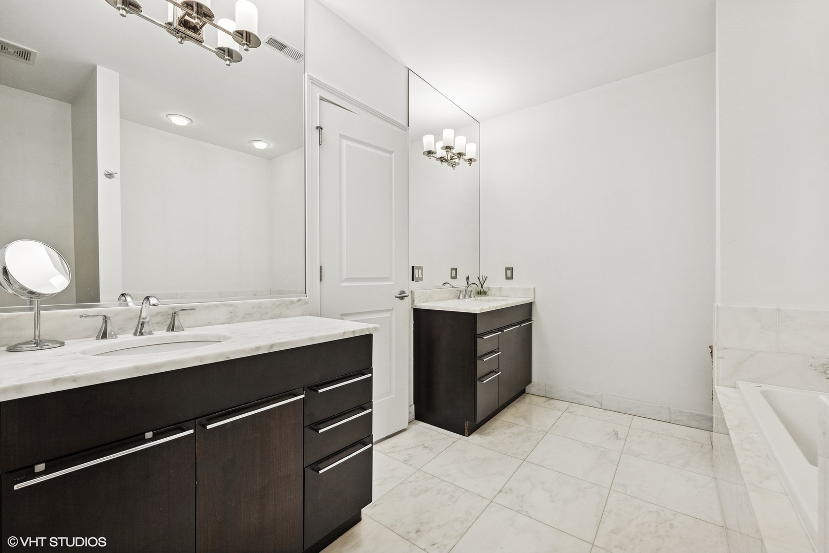 2324 W WABANSIA Avenue Unit: 5